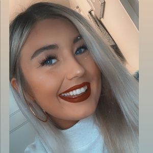 Meet your Posher, Adrienne